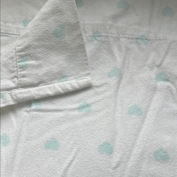 Pottery Barn Kids Flannel Sheet Set / Queen Set - White and Pale Blue - Picture 2 of 6
